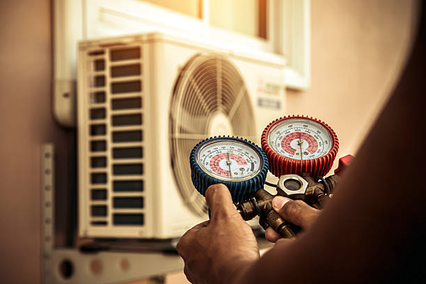 Professional Emergency Hvac technician working in Yale, OK